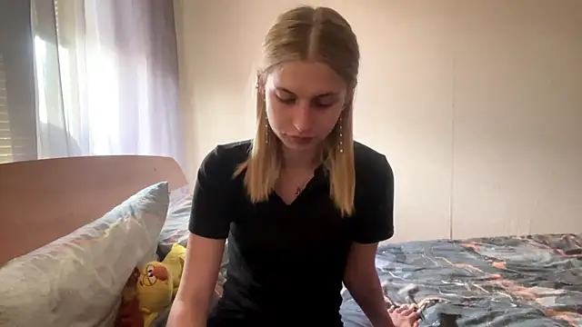 JeneeEady online show from April 11, 2026, 6:18 am