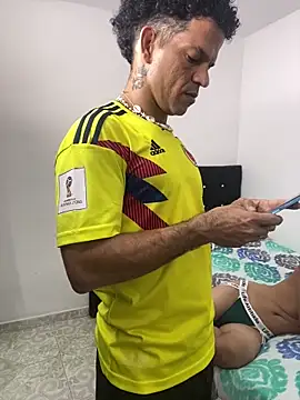 MaxyRyan online show from April 10, 2026, 11:59 am