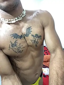 MaxyRyan online show from April 13, 2026, 5:13 am