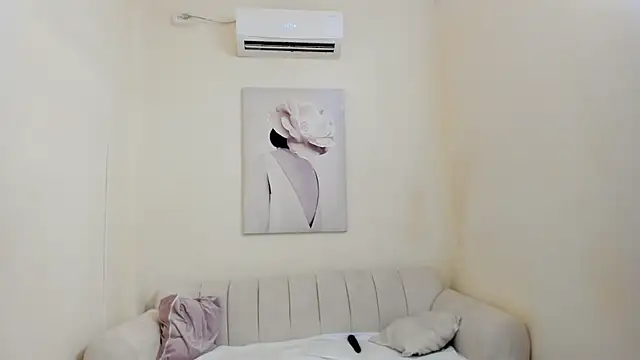 salome velour online show from February 18, 2026, 12:34 pm