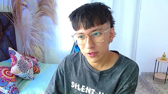 nikoo 18 online show from April 24, 2026, 2:30 pm