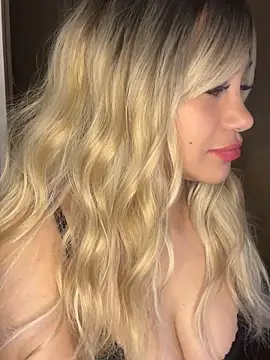 Snapshot of JulietaRous chatting on March 14, 2026, 3:45 am JulietaRous online show from March 14, 2026, 3:45 am