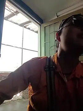 Snapshot of Maggyx chatting on February 18, 2026, 1:29 pm Maggyx online show from February 18, 2026, 1:29 pm