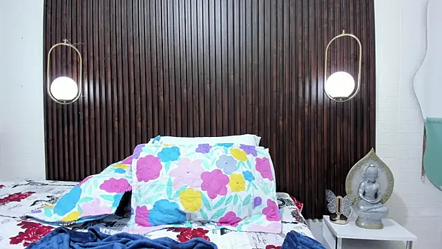 Snapshot of VictoriiaCarsoon chatting on February 8, 2026, 12:08 pm VictoriiaCarsoon online show from February 8, 2026, 12:08 pm