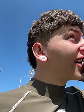 ARON LUXX online show from March 1, 2026, 2:19 pm