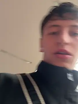 ARON LUXX online show from April 13, 2026, 10:15 pm