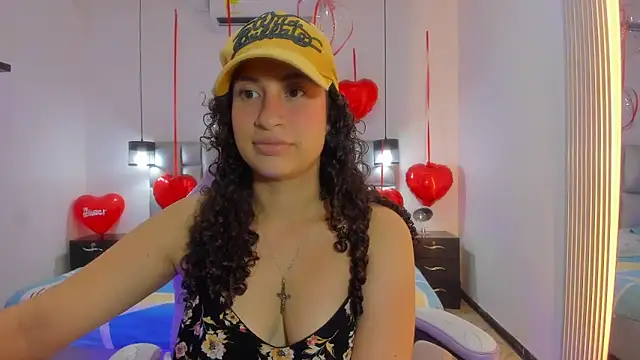 NoaMalak7 online show from February 15, 2026, 7:43 pm