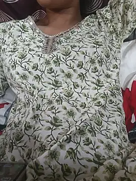 komalsharma99 online show from May 31, 2026, 11:17 am