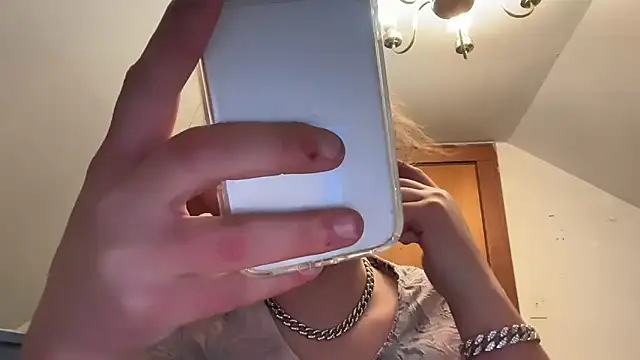 RaeganV online show from February 26, 2026, 7:18 am