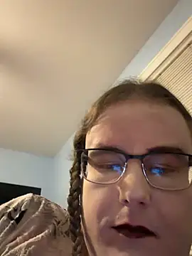 RaeganV online show from April 12, 2026, 2:05 am