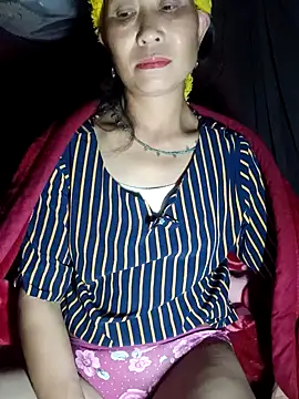 witch-xx online show from March 22, 2026, 5:49 pm