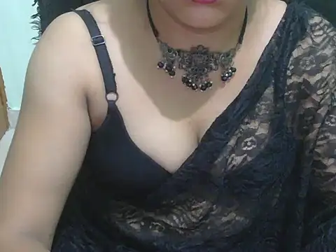 Cute Sheetal online show from July 18, 2026, 12:20 pm