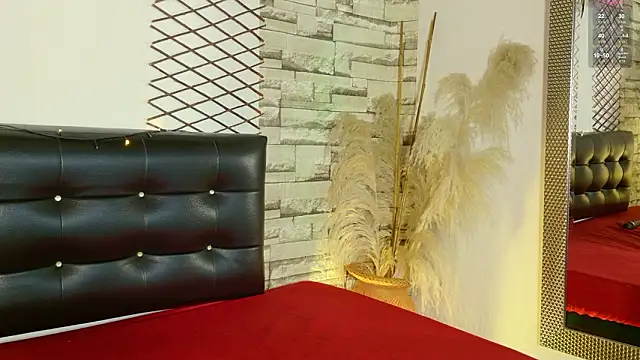 Lia James  online show from March 11, 2026, 1:39 pm