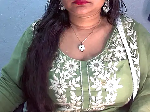 Snapshot of Saniya_K2 chatting on May 2, 2026, 4:45 pm Saniya K2 online show from May 2, 2026, 4:45 pm