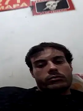 Snapshot of henriquefc2712 chatting on March 26, 2026, 6:52 am henriquefc2712 online show from March 26, 2026, 6:52 am