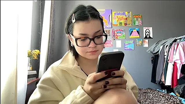 AngelLune online show from March 12, 2026, 9:48 am