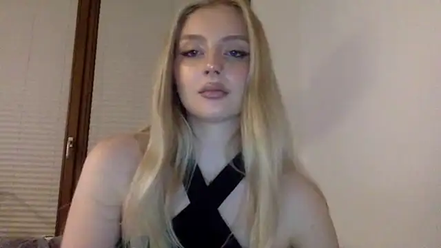 Snapshot of MayaWetDream chatting on April 6, 2026, 6:20 pm MayaWetDream online show from April 6, 2026, 6:20 pm