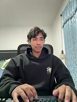 Pedestal diamant online show from February 25, 2026, 11:14 pm