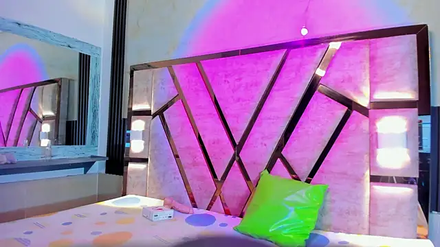 salem rosee online show from April 15, 2026, 1:56 am