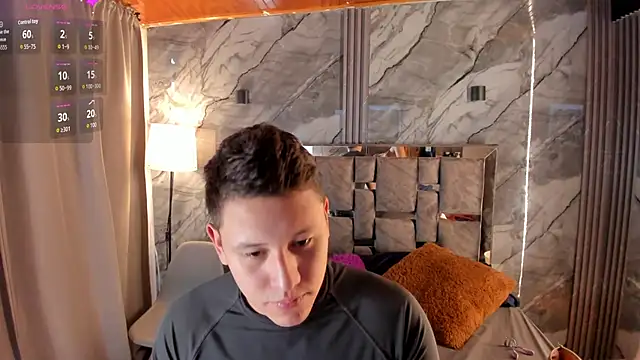 Snapshot of Manson_and_Zoe chatting on March 21, 2026, 11:26 am Manson and Zoe online show from March 21, 2026, 11:26 am