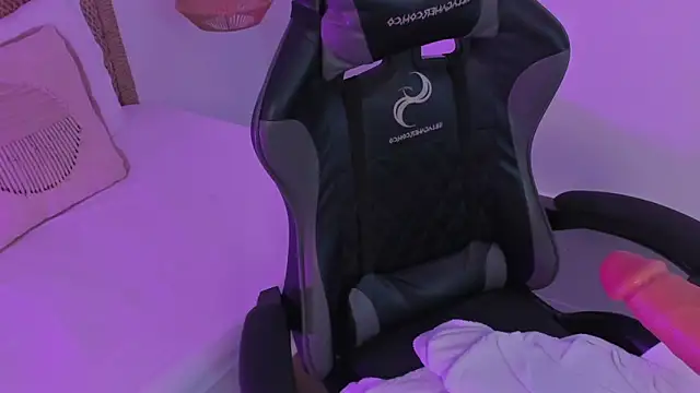 lilith visser online show from March 5, 2026, 7:54 pm