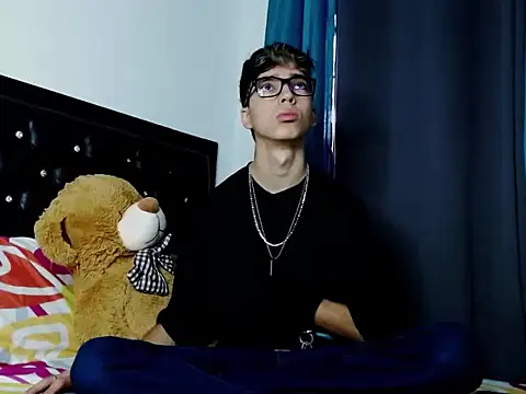 gabriel x18 online show from February 9, 2026, 12:42 pm