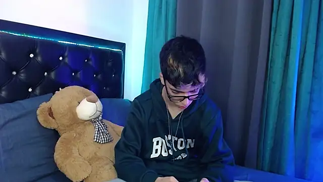 gabriel x18 online show from February 15, 2026, 5:04 am