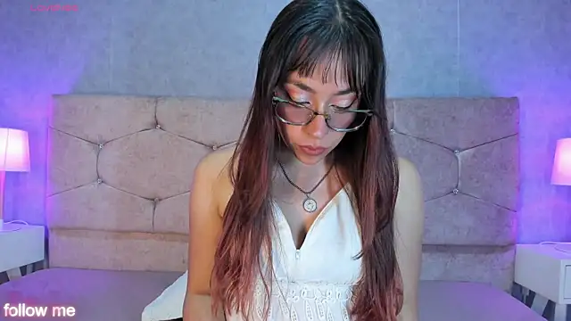 Snapshot of Chloe_Miiler chatting on February 24, 2026, 1:31 pm Chloe Miiler online show from February 24, 2026, 1:31 pm