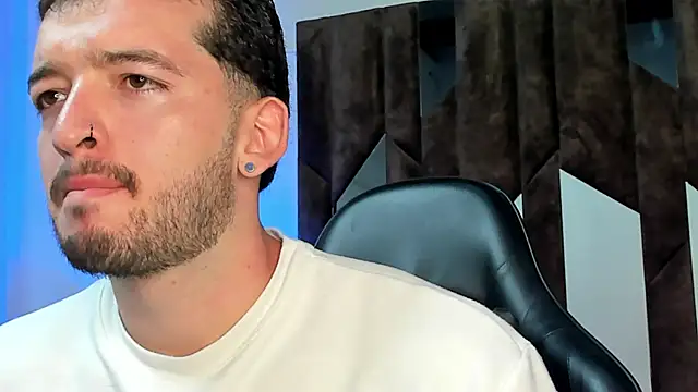Snapshot of Logan_Wolf-js chatting on July 16, 2026, 3:29 pm Logan Wolf-js online show from July 16, 2026, 3:29 pm