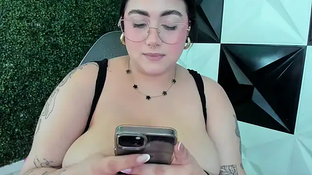 mady musex online show from April 19, 2026, 3:17 am