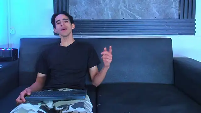 Snapshot of Wonka_1 chatting on February 15, 2026, 4:20 am Wonka 1 online show from February 15, 2026, 4:20 am