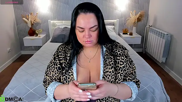 Snapshot of adele_crown chatting on February 19, 2026, 1:23 am adele crown online show from February 19, 2026, 1:23 am