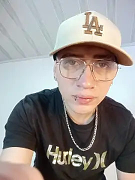 Snapshot of Emmanuel_Lust chatting on February 18, 2026, 12:01 pm Emmanuel Lust online show from February 18, 2026, 12:01 pm