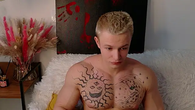 Snapshot of SterlingNoir chatting on February 12, 2026, 10:10 am SterlingNoir online show from February 12, 2026, 10:10 am