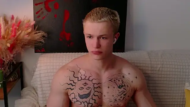 Snapshot of SterlingNoir chatting on February 16, 2026, 9:16 am SterlingNoir online show from February 16, 2026, 9:16 am