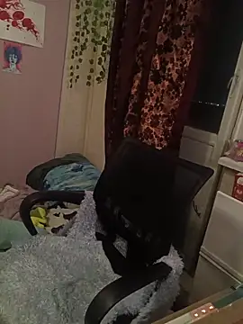 Snapshot of PinkyDavi chatting on February 8, 2026, 10:02 pm PinkyDavi online show from February 8, 2026, 10:02 pm