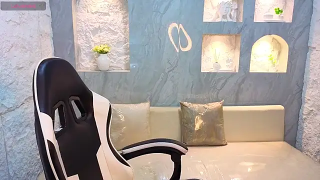 Catalina Tx  online show from February 10, 2026, 2:43 pm