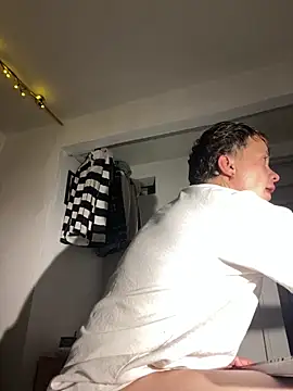 Snapshot of SimonMasseel chatting on February 17, 2026, 3:25 am SimonMasseel online show from February 17, 2026, 3:25 am