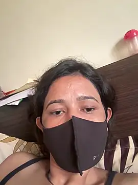 raavigirl online show from February 23, 2026, 4:32 am