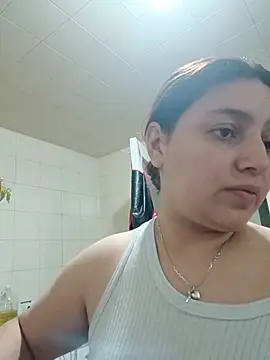 MajoArias online show from April 23, 2026, 1:07 am