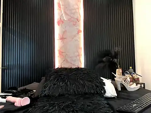 LilianaVegas online show from February 15, 2026, 7:32 pm