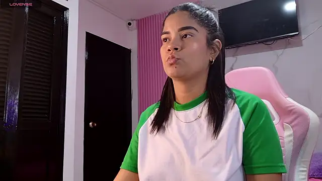 Anny20  online show from February 6, 2026, 1:03 pm