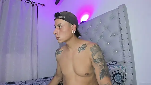 Snapshot of SkinnyDevil12 chatting on February 25, 2026, 4:22 am SkinnyDevil12 online show from February 25, 2026, 4:22 am