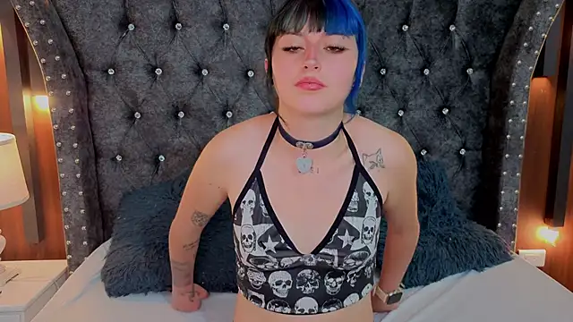 OliviaBonnie online show from February 8, 2026, 8:23 pm