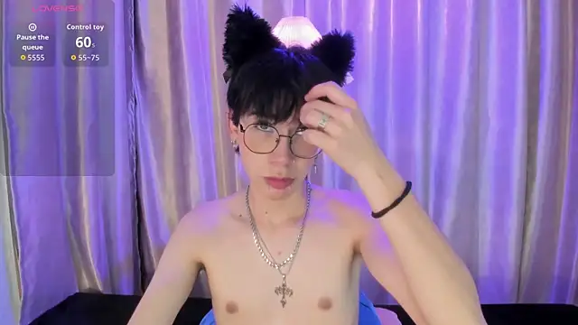 Demian Hush online show from April 17, 2026, 3:09 am