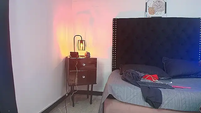 Snapshot of Axell_Kussh chatting on February 20, 2026, 12:05 pm Axell Kussh online show from February 20, 2026, 12:05 pm