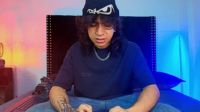 Snapshot of Axell_Kussh chatting on February 21, 2026, 12:39 pm Axell Kussh online show from February 21, 2026, 12:39 pm