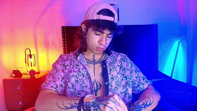 Snapshot of Axell_Kussh chatting on March 3, 2026, 12:33 pm Axell Kussh online show from March 3, 2026, 12:33 pm