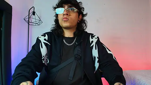 Axell Kussh online show from March 22, 2026, 2:26 am