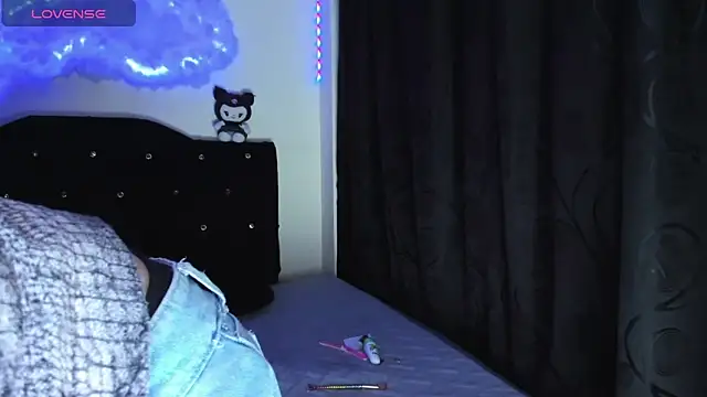  darkcandy online show from March 19, 2026, 12:36 am